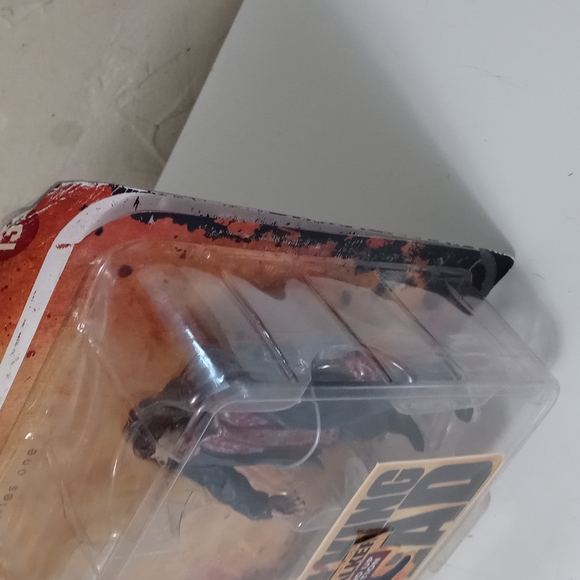 The Walking Dead Zombie Walker Action Figure With Wind Up Walking Action - Picture 4 of 8